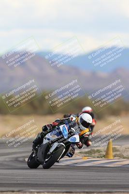 media/Nov-16-2025-Race Pace (Sun) [[8c5fa54630]]/Non Verified Riders (1st 20 Minutes)/5-Turn 15 (110pm)/